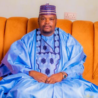 HON SIRAJO ADO JIBIA